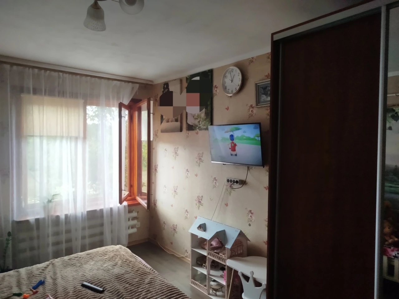 Частина будинку з окремою адресою в гарному місці біля річки