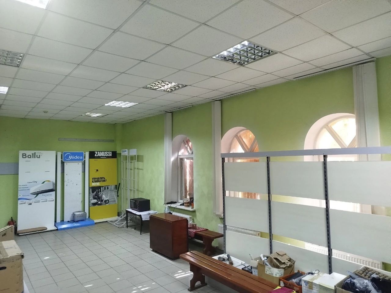 Будинок разом з комерційним приміщенням на 1 поверсі зі зруч