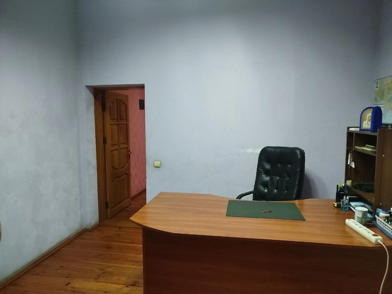 Будинок разом з комерційним приміщенням на 1 поверсі зі зруч