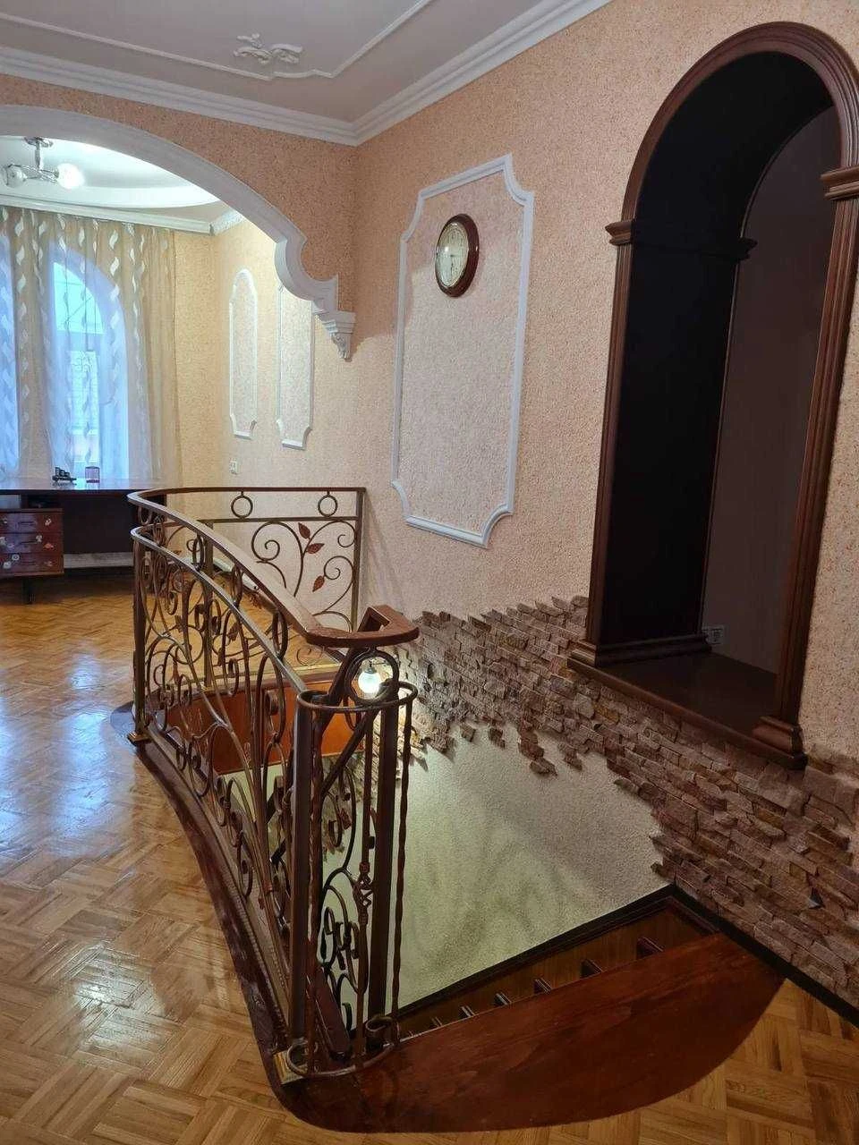 Двух-поверховий будинок, Житомирська обл. Звягель