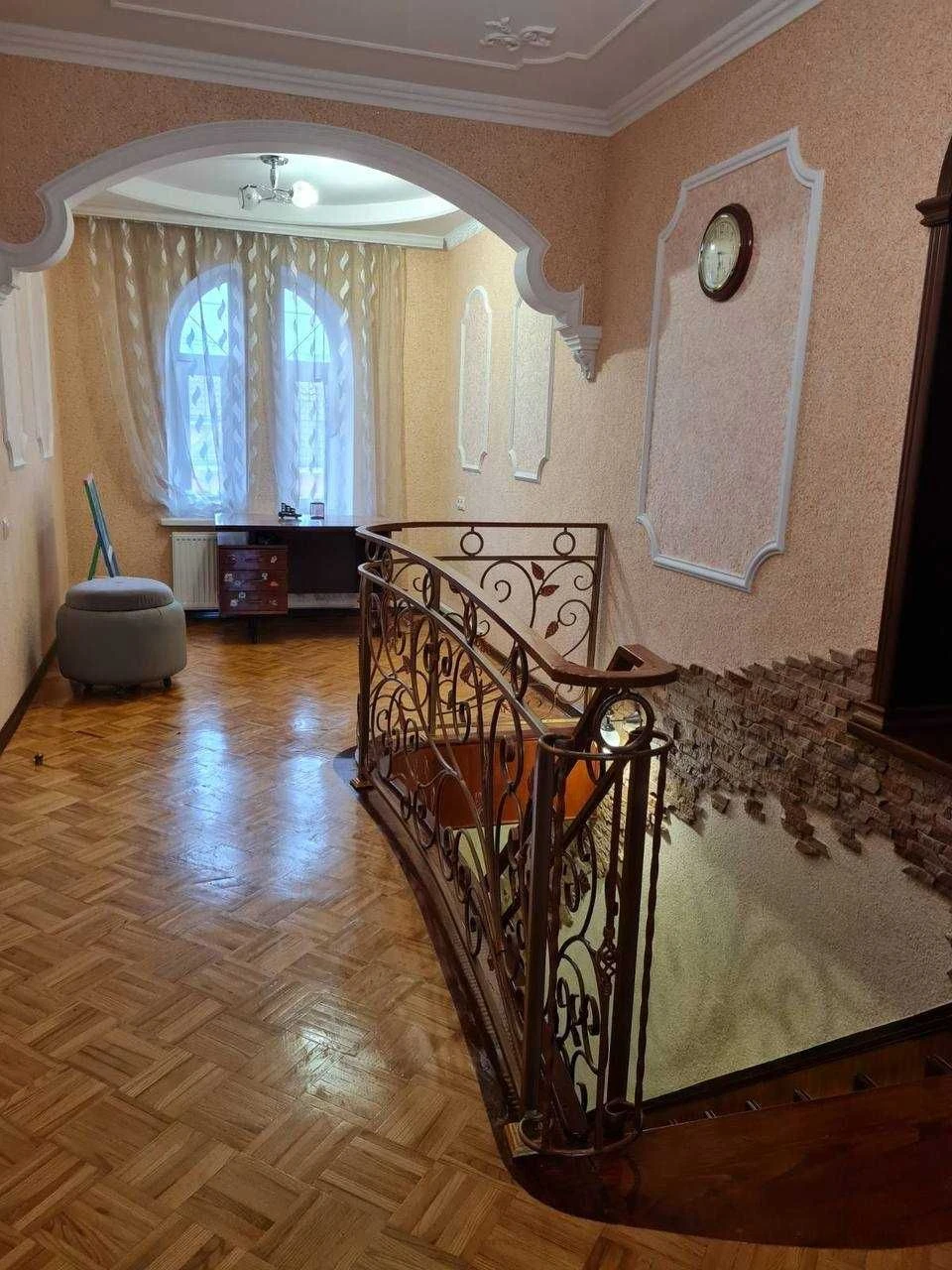 Двух-поверховий будинок, Житомирська обл. Звягель