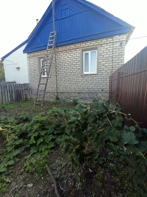 продам дім в Звягелі ,район морське