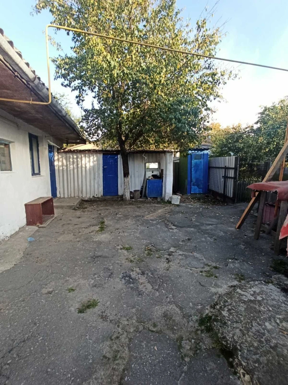 продам дім в Звягелі ,район морське
