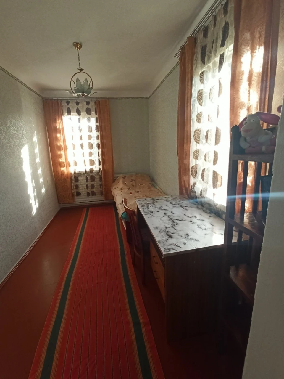 продам дім в Звягелі ,район морське