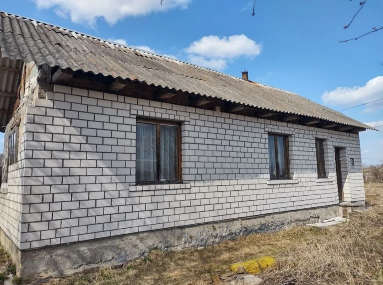 Продається недобудований будинок