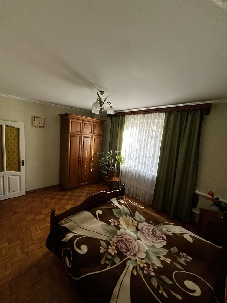 Будинок в місті Звягелі