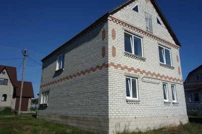 Продається 2х поверховий будинок, хлів, присадибна ділянк 7.