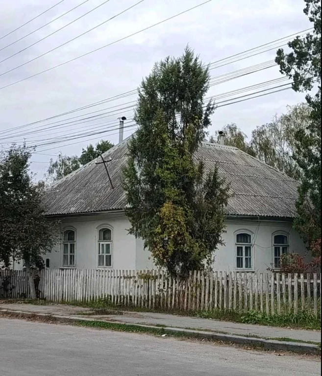 Продаж будинку з землею центр міста.