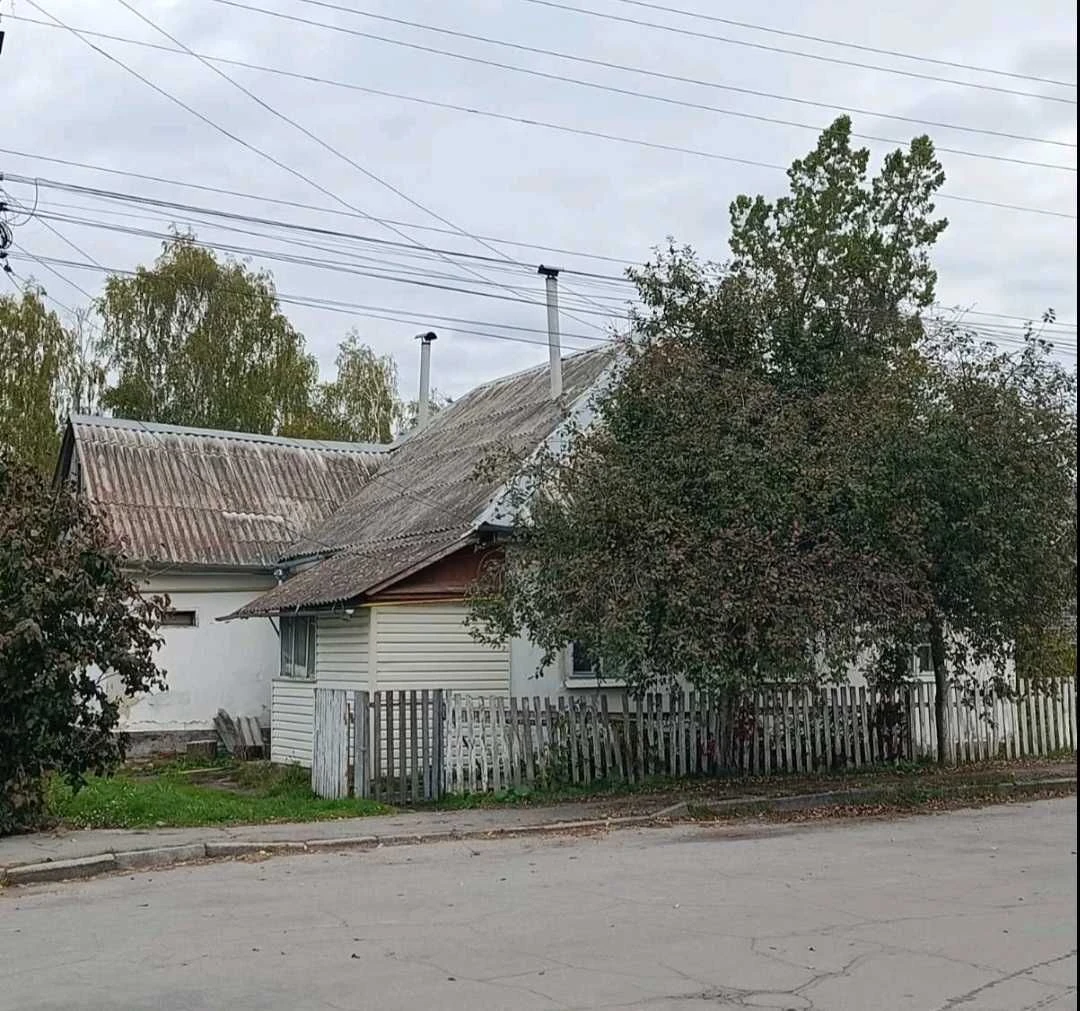 Продаж будинку з землею центр міста.