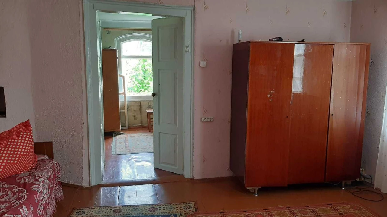 Продаж будинку з землею центр міста.