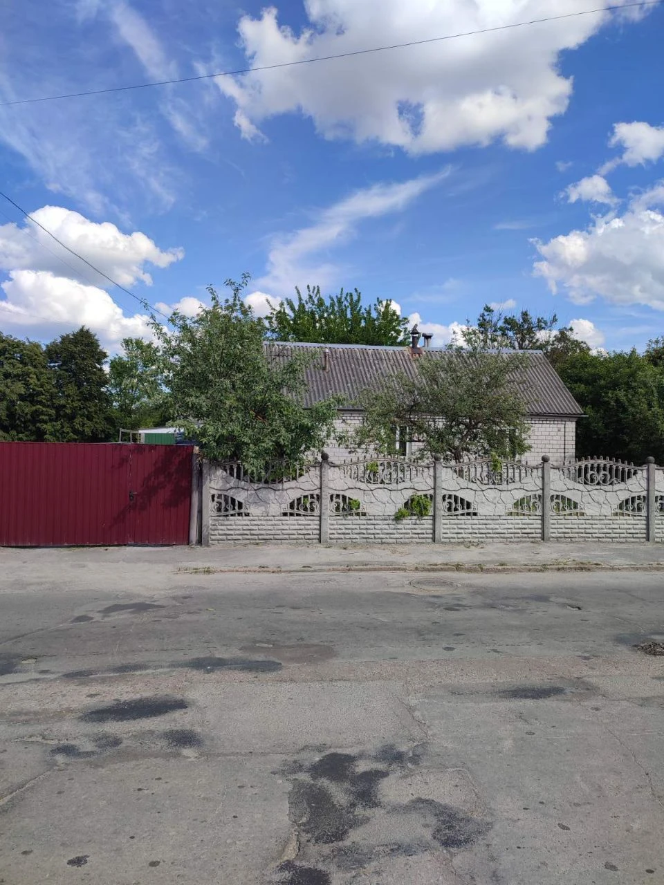 Продам будинок місто Звягель. Або обмін на  3 квартиру