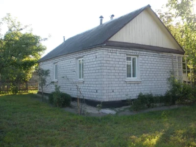 Продам будинок місто Звягель. Або обмін на  3 квартиру