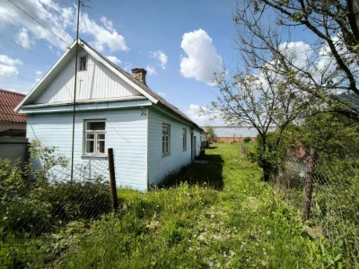 Будинок з ділянкою