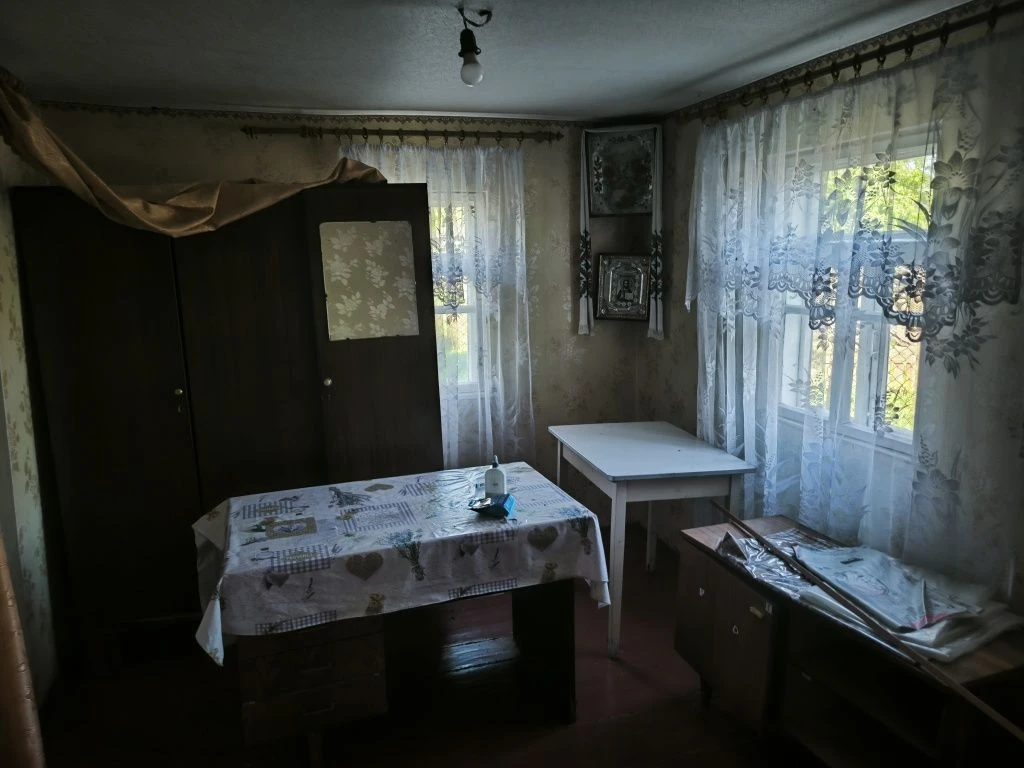 Будинок з ділянкою