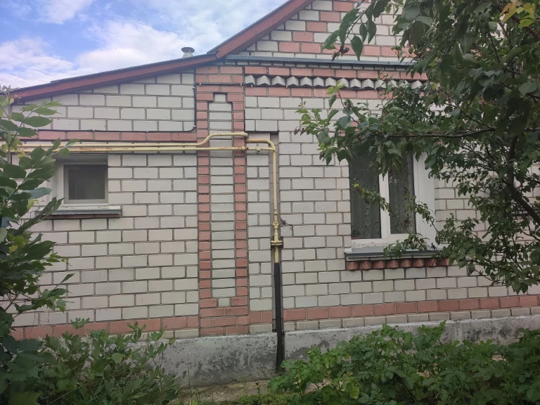 Продам частину будинку з окремим входом
