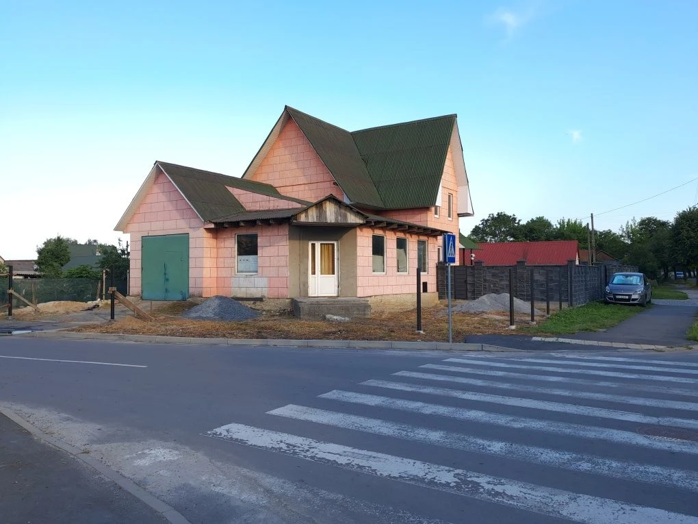 Продам двоповерховий будинокк