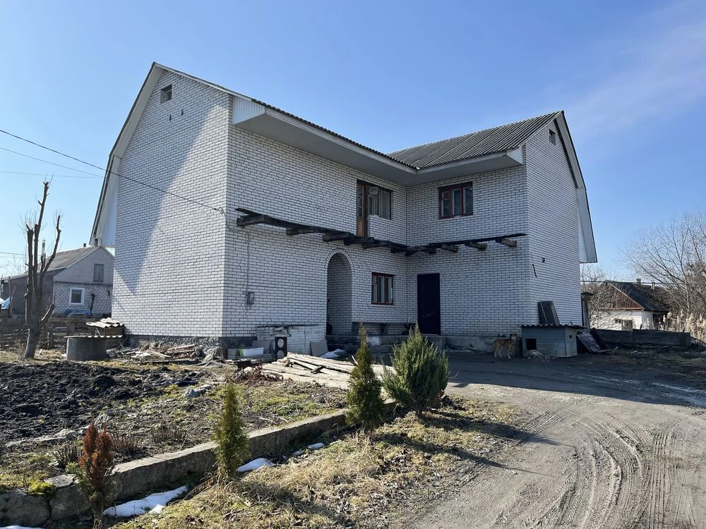 Просторий будинок для сім'ї, 150 м², у Звягелі, 4 кімнати,Ві