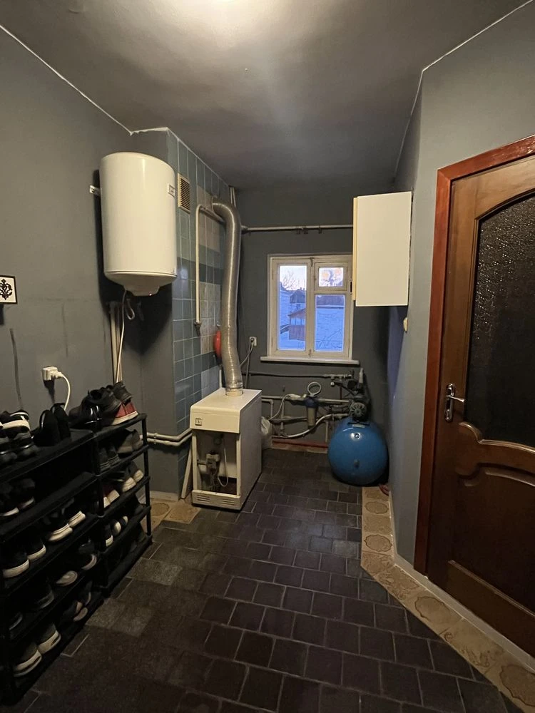 Просторий будинок для сім'ї, 150 м², у Звягелі, 4 кімнати,Ві