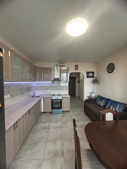 продам 1-комнатную D квартиру в современном ЖК на Котовског.