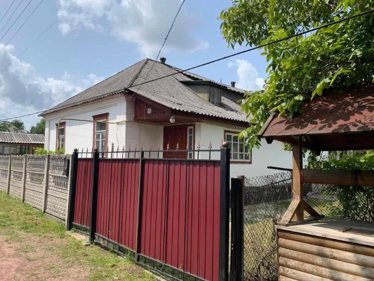 Продається добротний великий будинок, р-н залізничного вокза