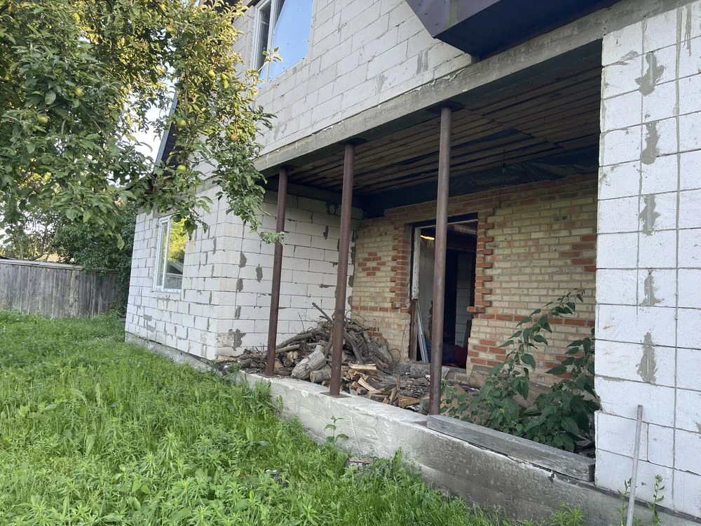 Власний куточок спокою біля лісу