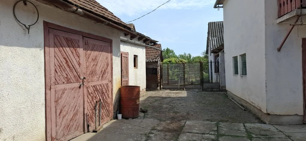 с.Яноші від Берегова 1 км будинок 4кімн