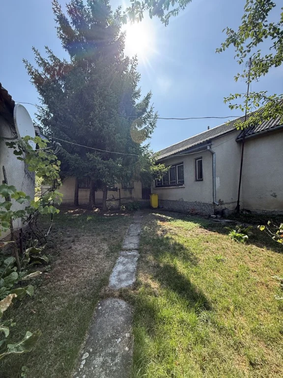 Продам будинок в Берегові, поруч з центром