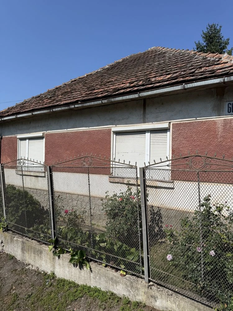 Продам будинок в Берегові, поруч з центром