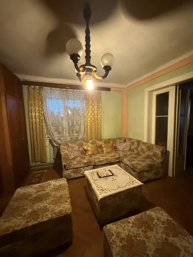 Продам будинок в Берегові, поруч з центром