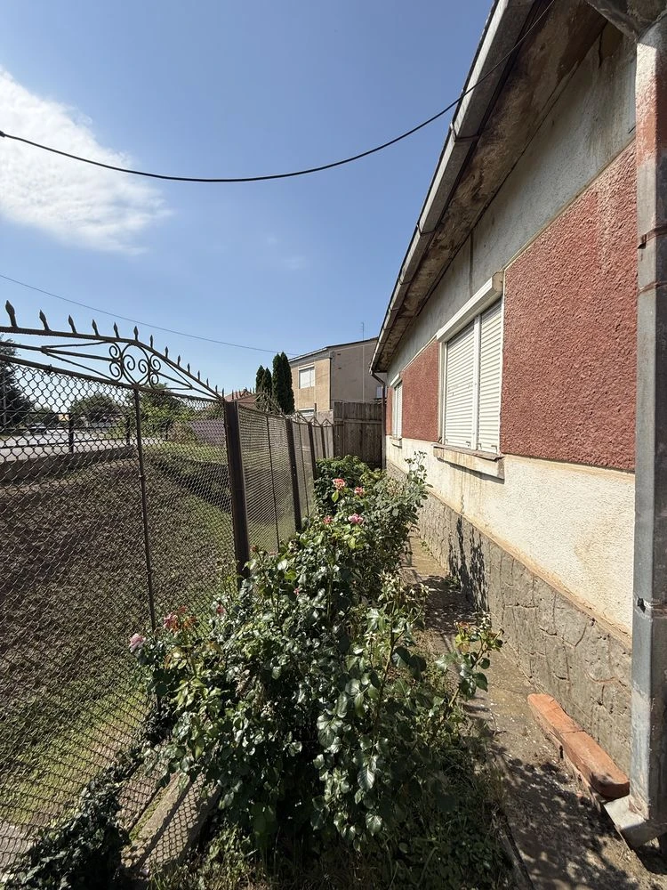 Продам будинок в Берегові, поруч з центром