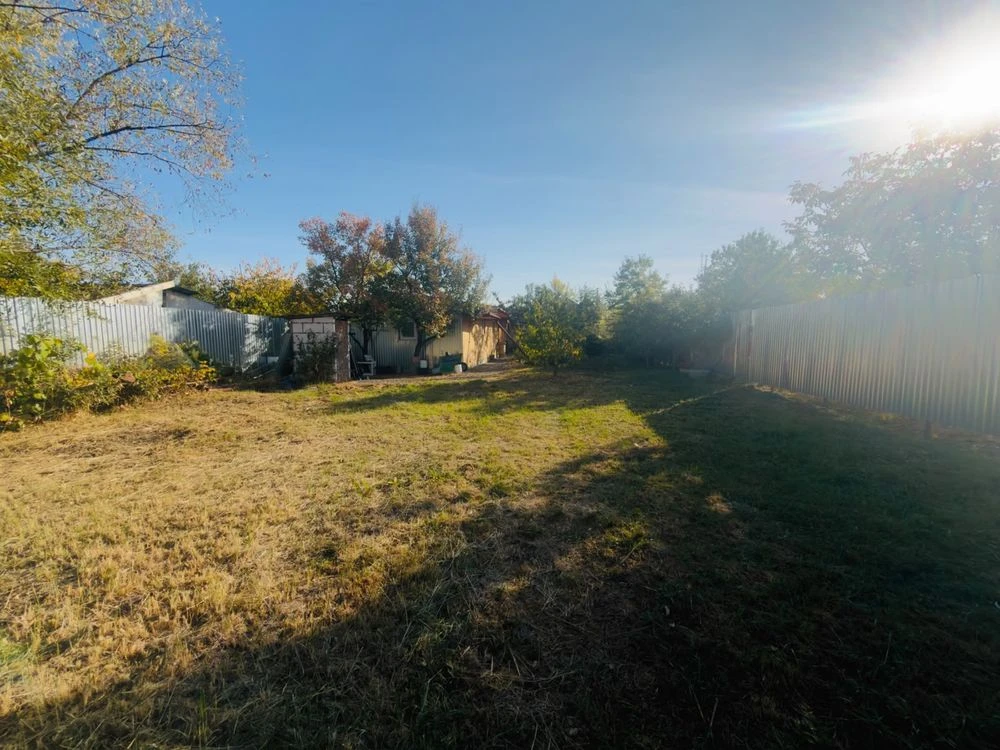 Sale of a cozy 2-room house with a separate guest area