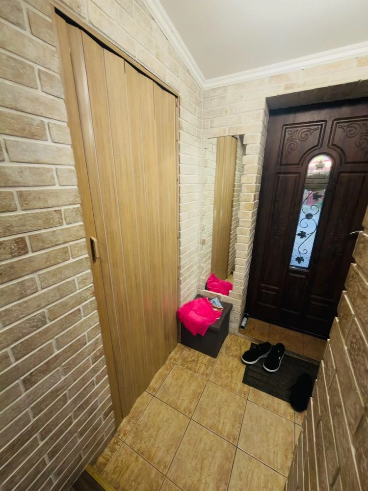 Sale of a cozy 2-room house with a separate guest area