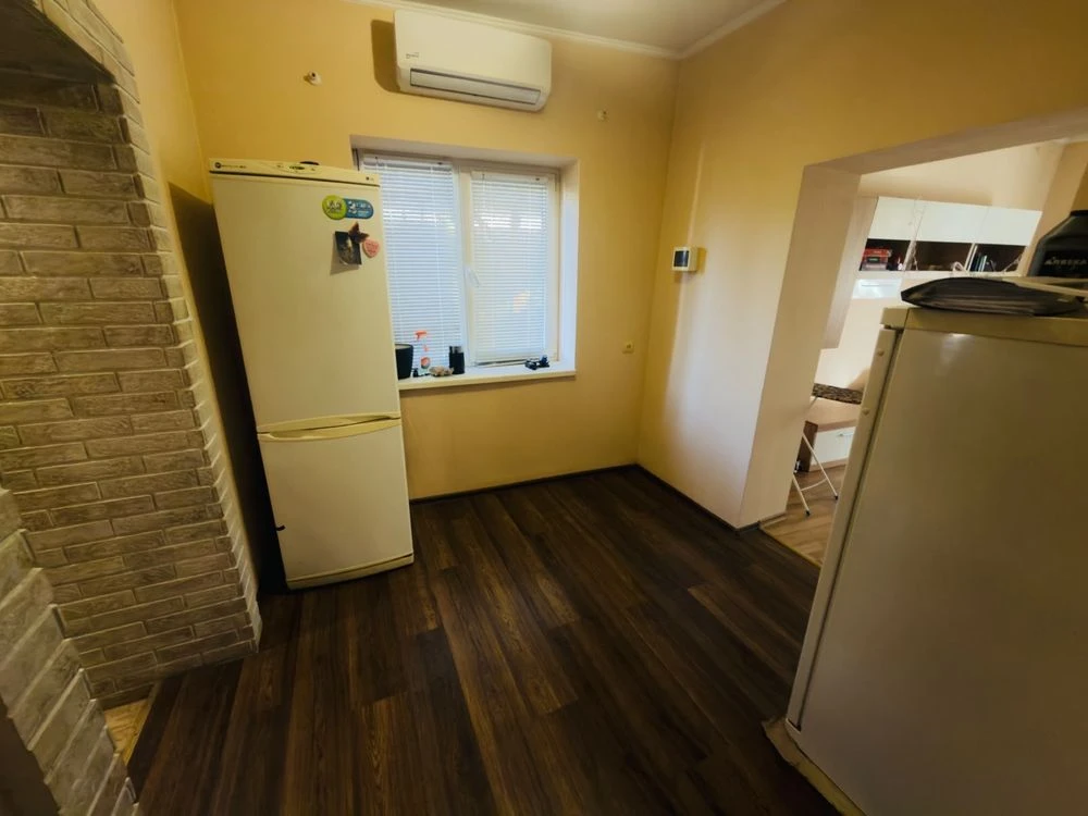 Sale of a cozy 2-room house with a separate guest area