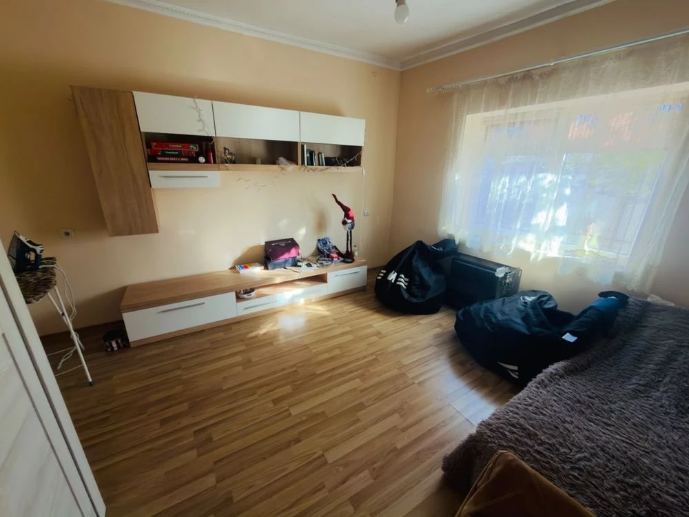 Sale of a cozy 2-room house with a separate guest area