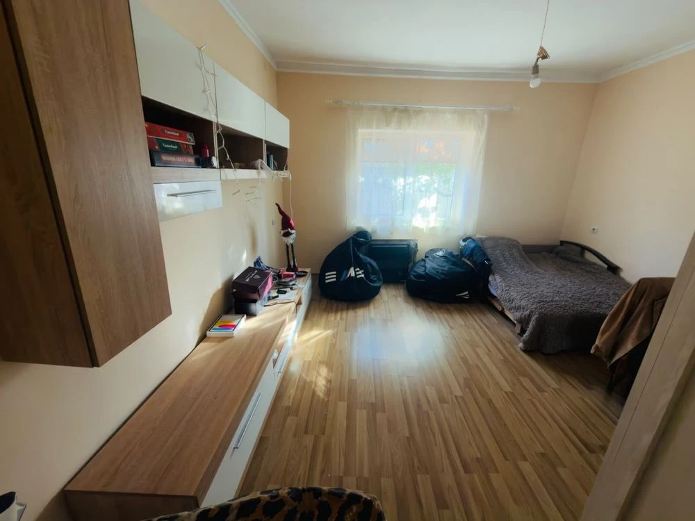 Sale of a cozy 2-room house with a separate guest area