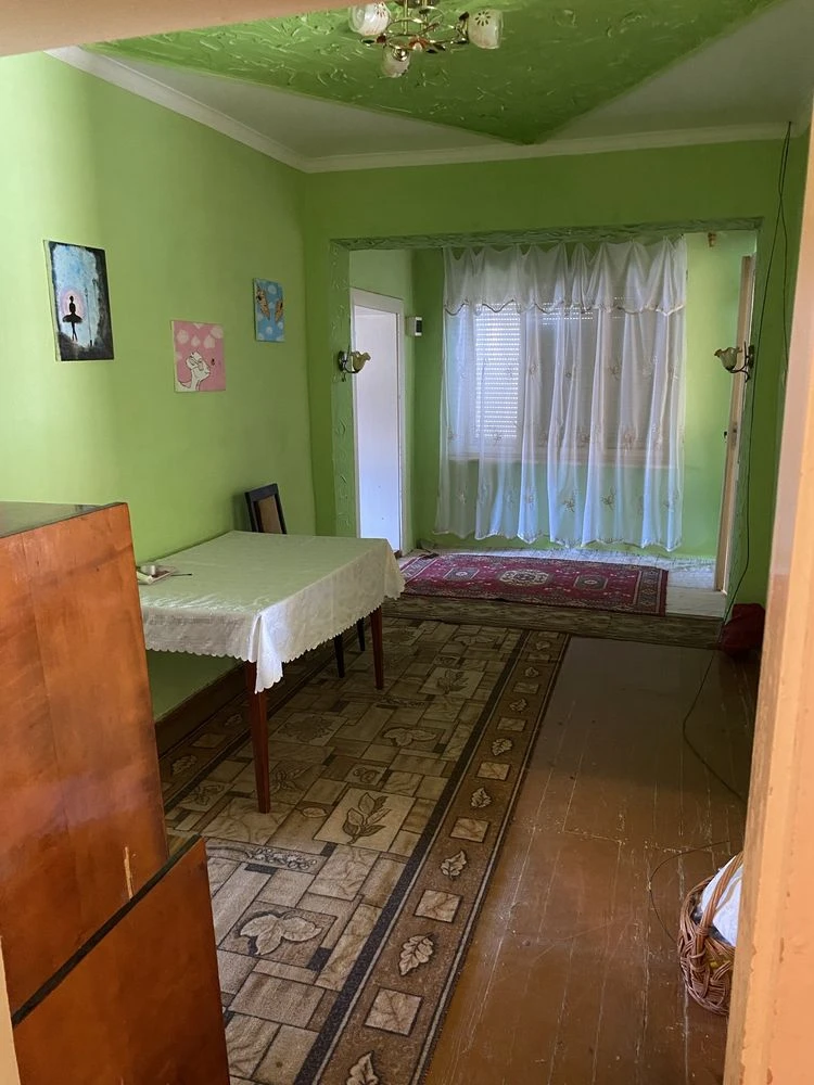 продається будинок в м.Берегове можливо по сертифікату
