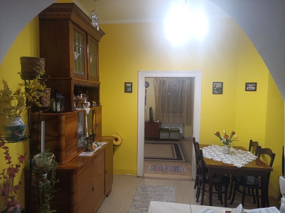 Продається добротний будинок - локація 950 м  до термального