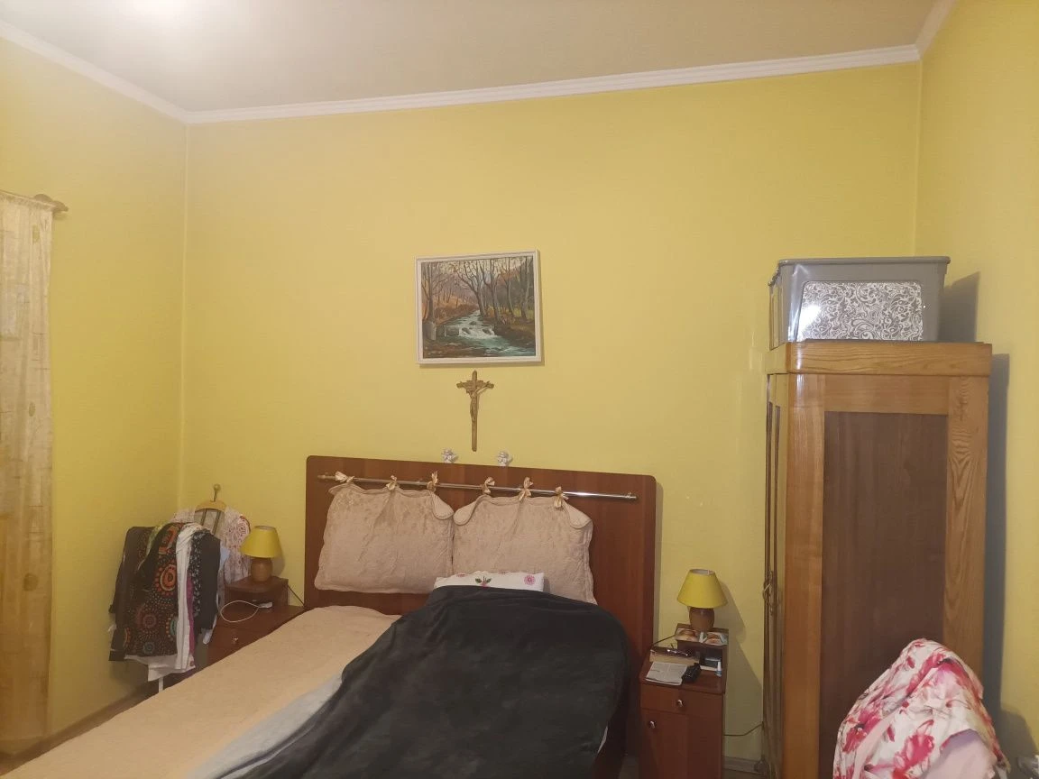 Продається добротний будинок - локація 950 м  до термального