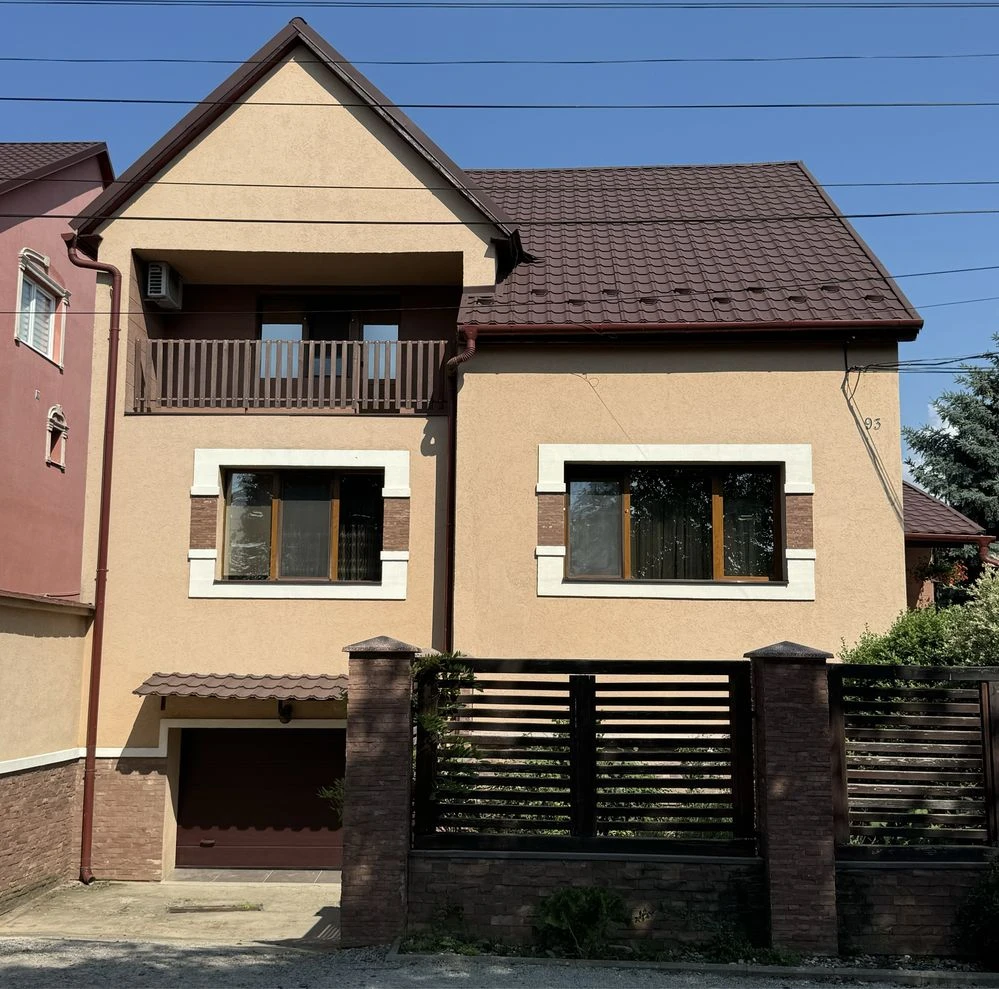 Чудовий будинок м.Берегово вул.Виноградна 180 кв. 8 сот Терм