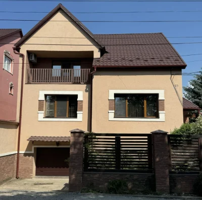 Чудовий будинок м.Берегово вул.Виноградна 180 кв. 8 сот Терм