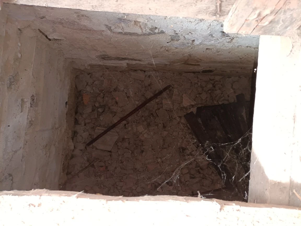 Дача біля термального басейну в Берегові з садовою ділянкою