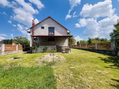 Продаж будинку в м. Берегове, 230 кв.м , 10 соток землі