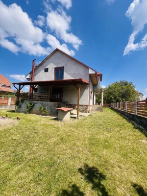 Продаж будинку в м. Берегове, 230 кв.м , 10 соток землі