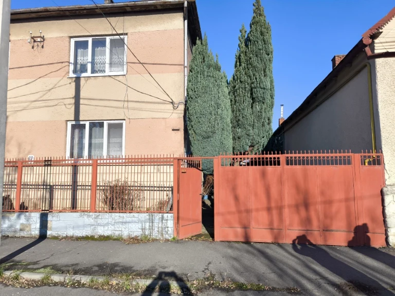 Продається будинок в центрі м.Берегове.
