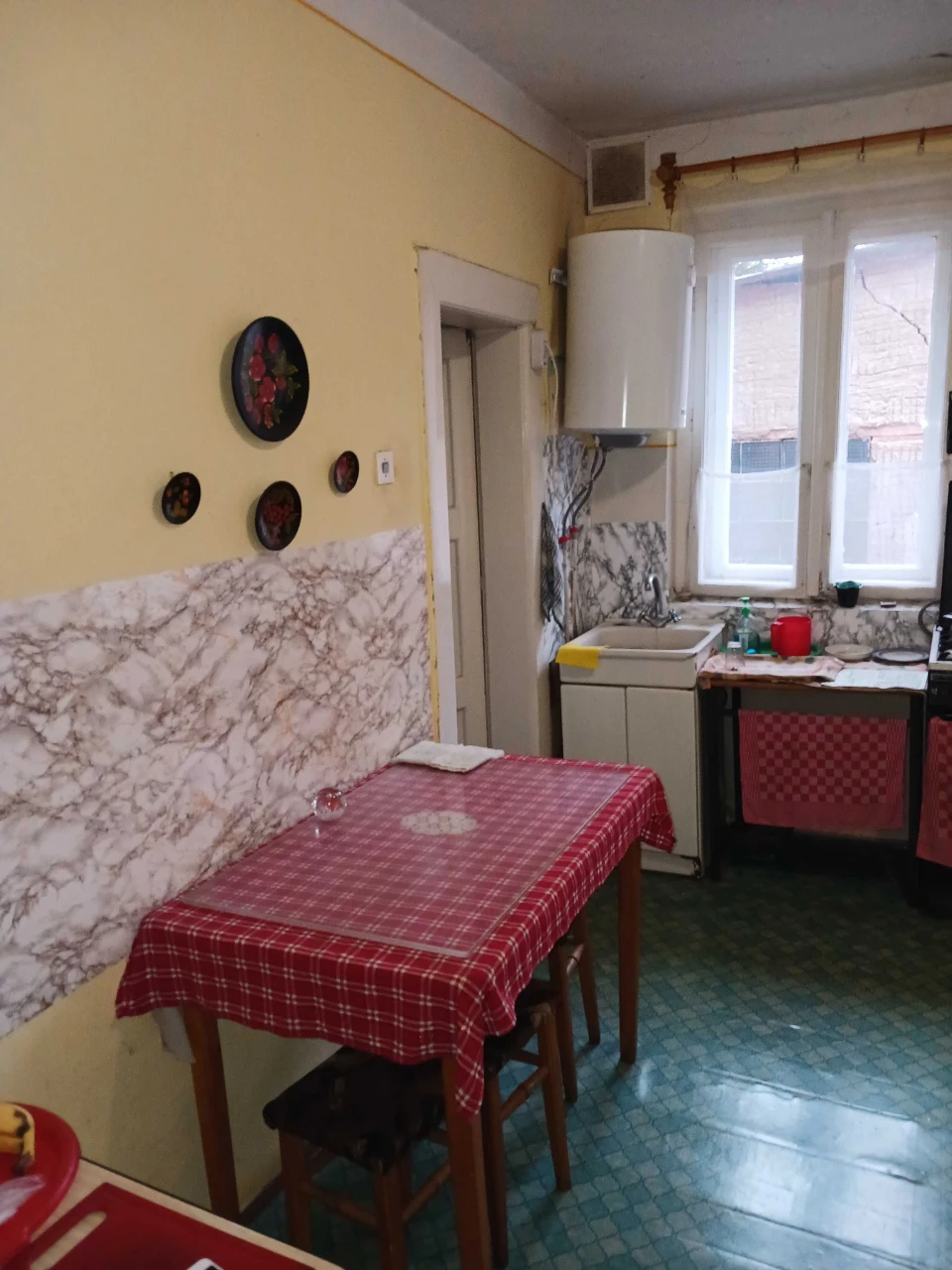 Будинок під БІЗНЕС чи житло в центрі Берегова, 1,2 км від те