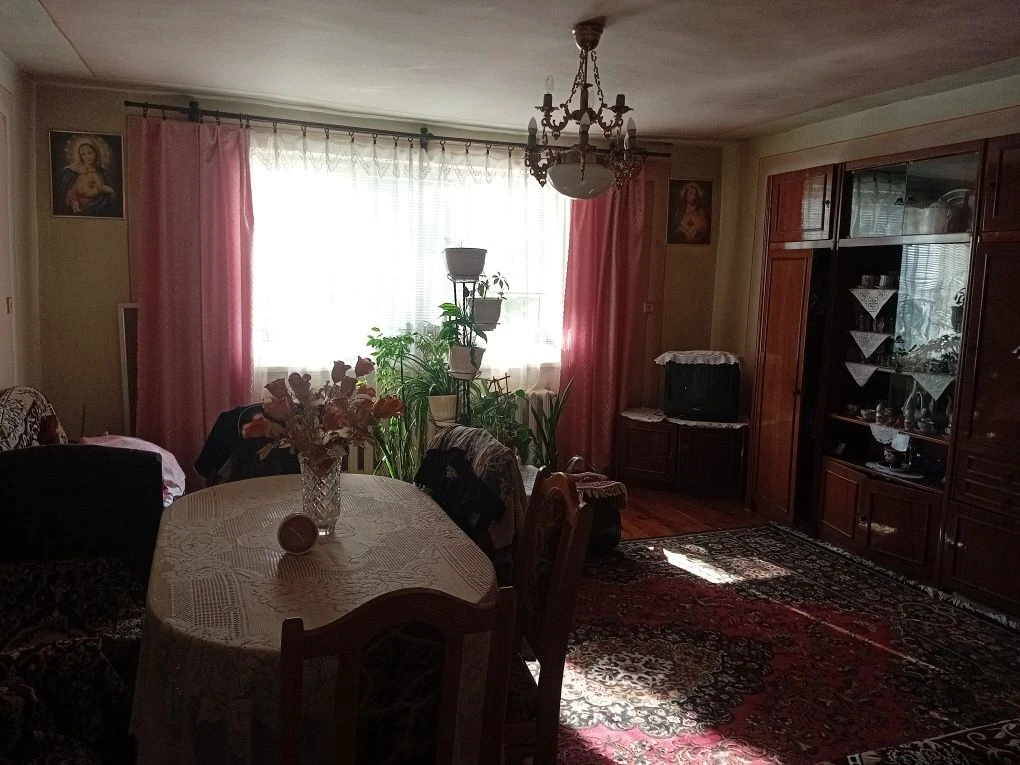 Будинок в тихому районі міста Берегове, зручна локація