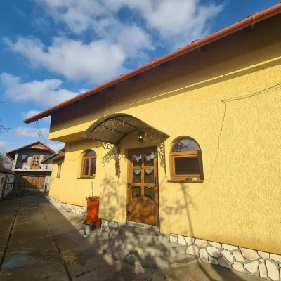 Продається чудовий сімейний будинок в м.Берегово