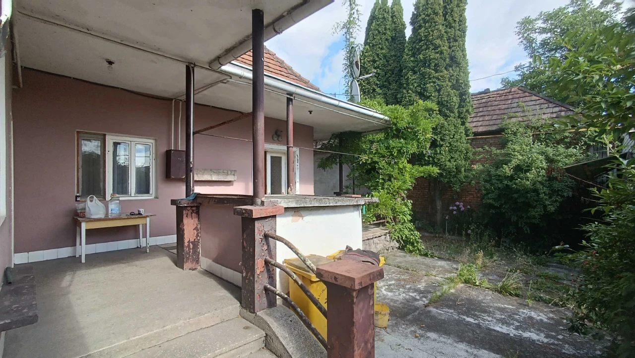 БЕРЕГОВЕ, ВУЛ. ГРАБОВСЬКОГО, 33. ПРОДАЖ компактного однопове