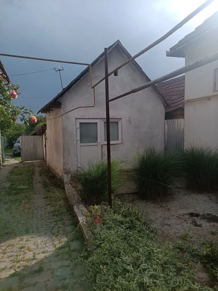 В затишному куточку міста Берегове продається добротний буди
