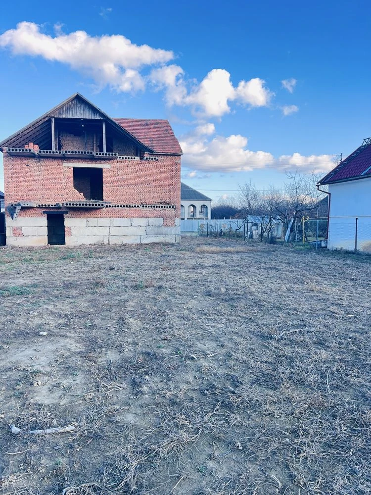 Продаж недобудови на ділянці площею 12 сот! В чудовому район